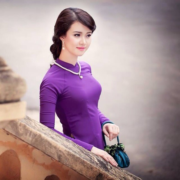 Áo dài truyền thống lụa Mỹ tím huế CHAANG may sẵn áo dài cổ vuông co giãn 4 chiều lên form đẹp