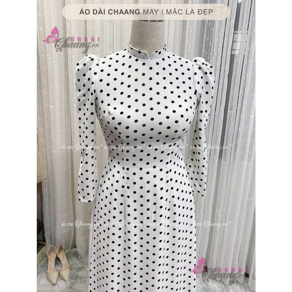 Áo Dài Trắng Truyền Thống Chấm Bi Vai Bồng May Sẵn Lụa Thái Cổ Vuông Đẹp ChaangBi09