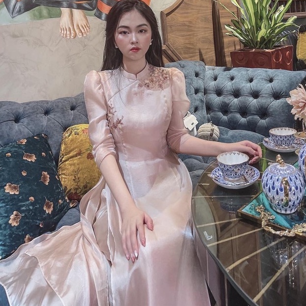 Áo Dài Cách Tân Nữ Thiết Kế Tay Bồng Lụa Tơ Hồng Da Nude Be 4 Tà Ren Hoa Cao Cấp Dự Tiệc Lễ Tết Đẹp
