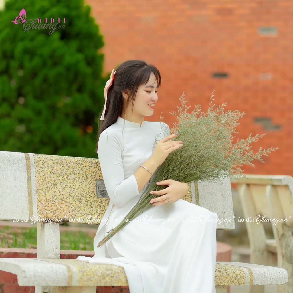 Áo dài học sinh đi học may sẵn màu trắng truyền thống lụa Mỹ đẹp cổ vuông 2cm tay lỡ chụp kỷ yếu