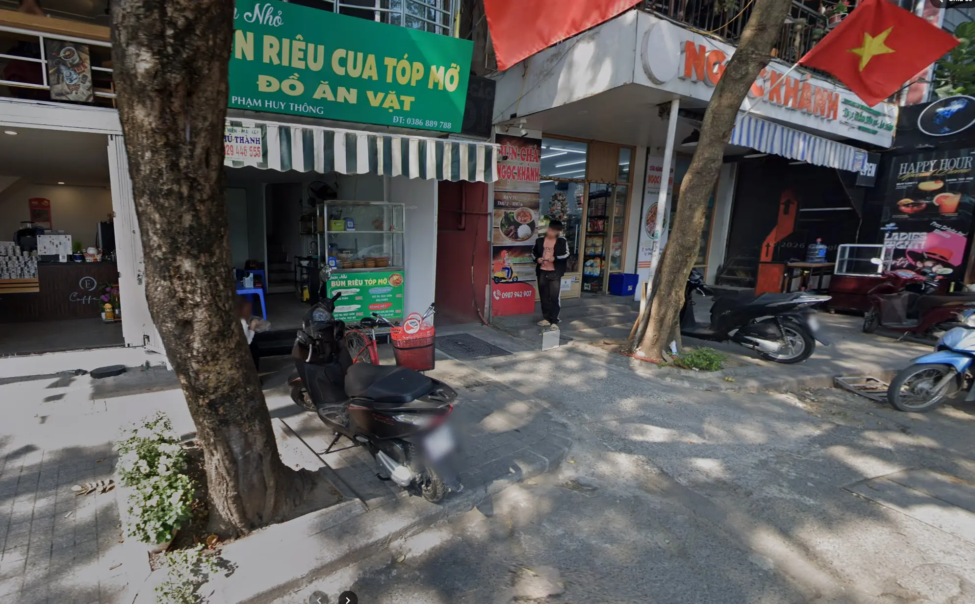 Lối vào tại số 36 Phạm Huy Thông từ phía Hồ Ngọc Khánh