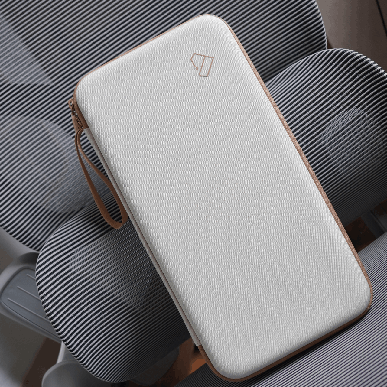 Mặt ngoài túi NOVA80