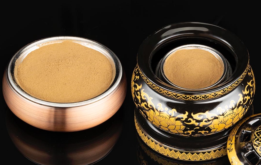 Bột Trầm Hương (Oud Powder) – Tinh Hoa Xông Đốt Và Cách Phân Biệt Các Dạng Chất Lượng