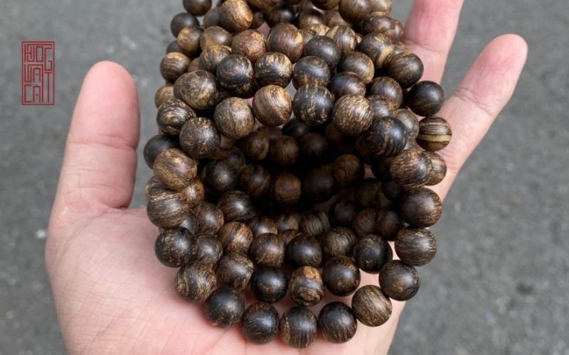 Giải mã vòng trầm hương xịn người mua nào cũng nên biết