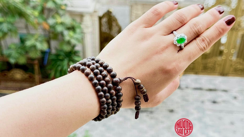 NHỮNG MẪU VÒNG TRẦM ĐẸP CHO NỮ