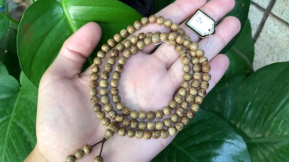 vòng trầm 108 hạt phổ thông