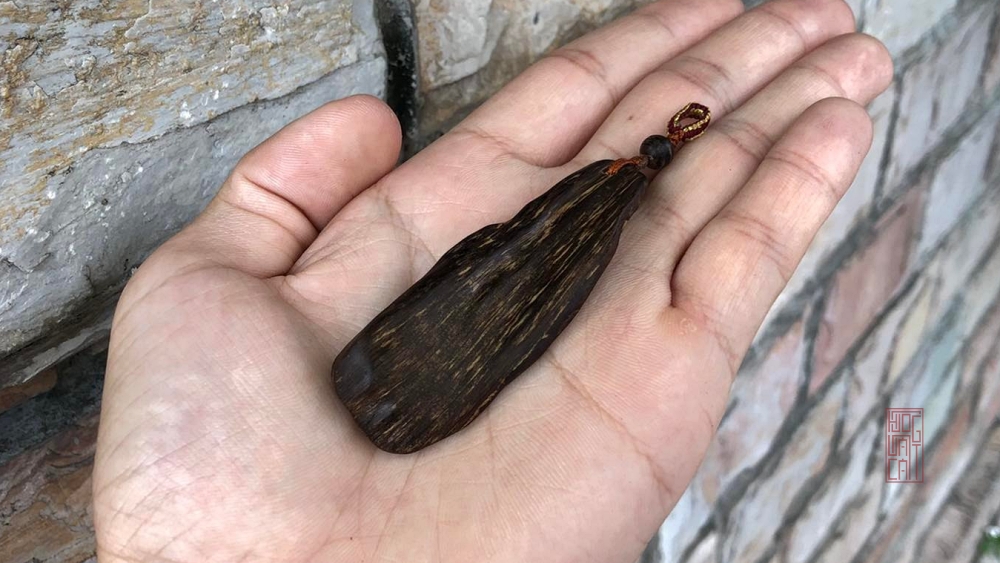 mặt trầm chìm tự nhiên