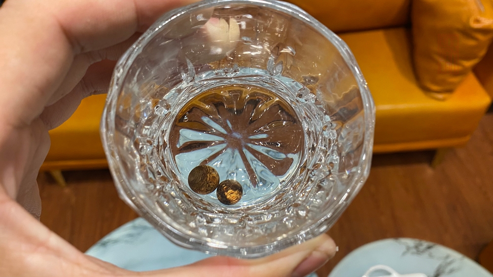 Hạt trầm tròn chìm nước