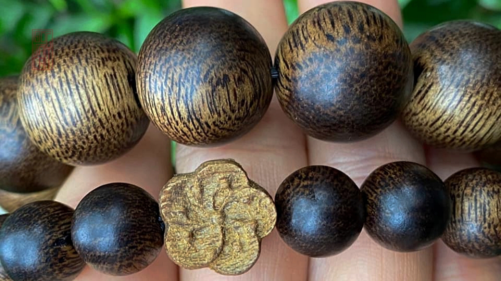 vòng trầm trồng bo sáp