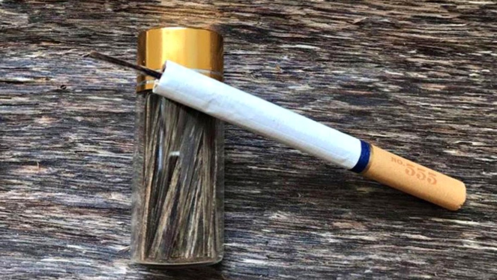 sánh hút thuốc