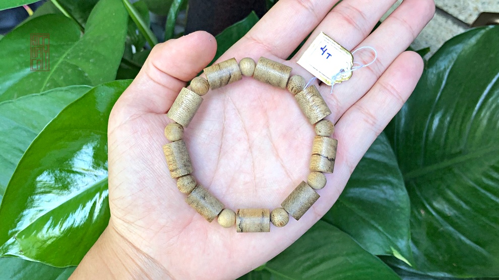 vòng trầm hương hạt trúc