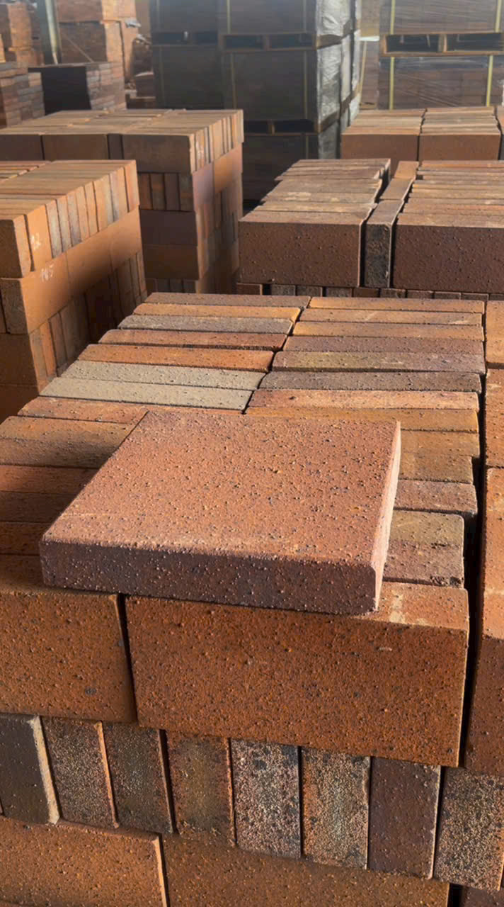 Gạch bát cổ 30x30x5cm màu sáng