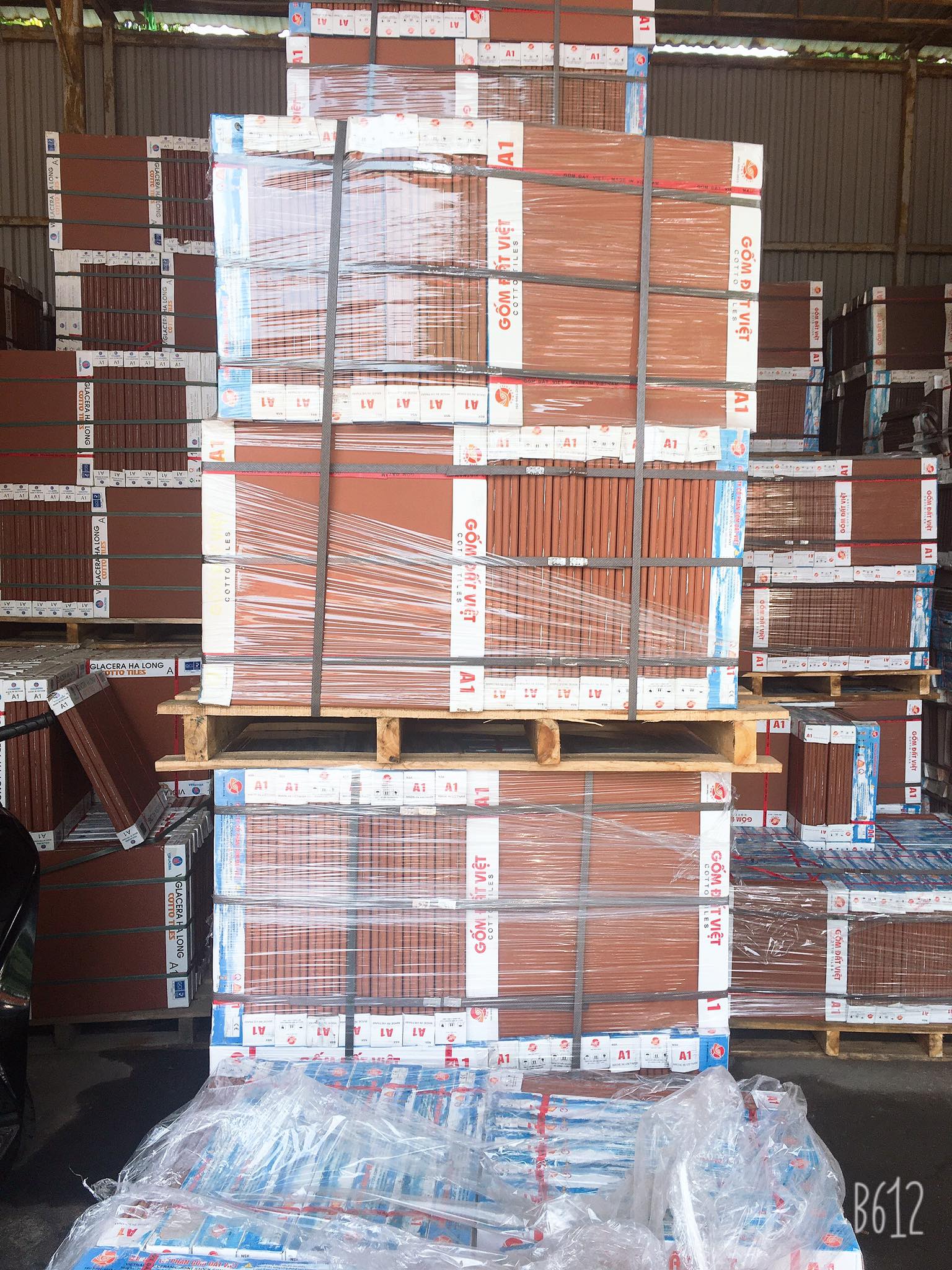 Gạch lát 50x50cm đỏ Gốm Đất Việt