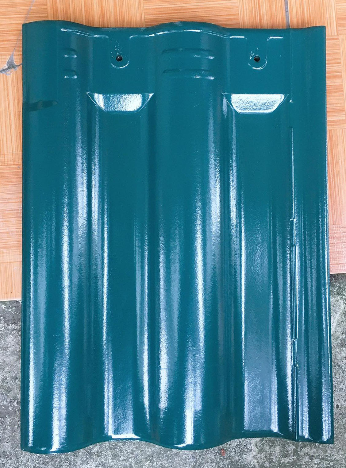 Ngói sóng tròn tráng men 10v/m2 Viglacera Hạ Long màu xanh