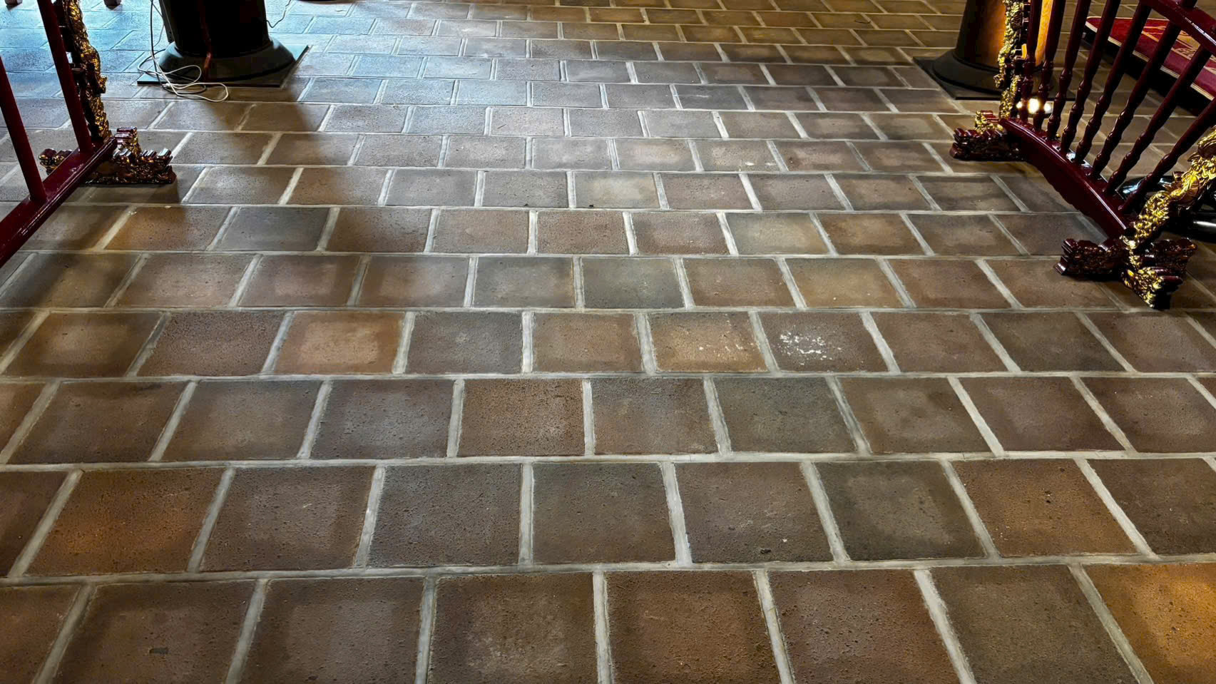 Gạch bát cổ 30x30x5cm màu tối