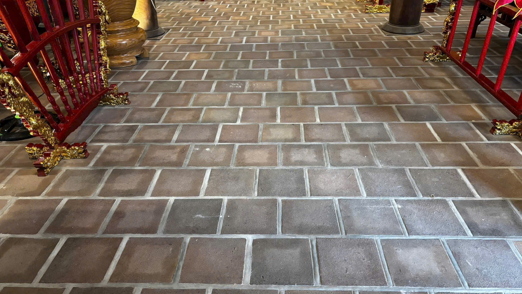 Gạch bát cổ 30x30x5cm màu tối