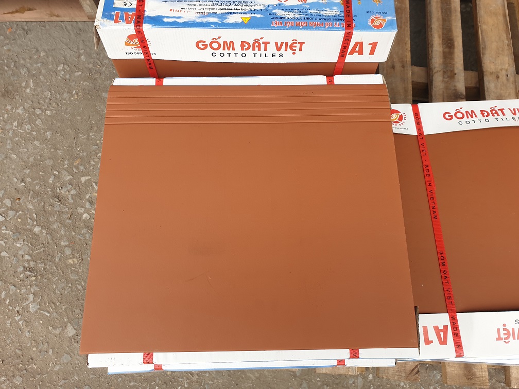 Gạch bậc thềm 40x36cm màu đỏ Gốm Đất Việt