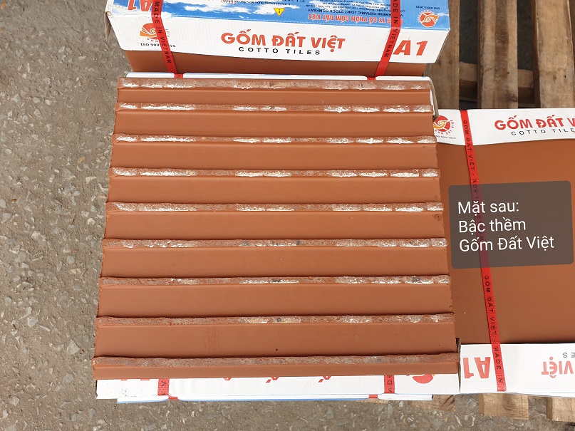 Gạch bậc thềm 40x36cm màu đỏ Gốm Đất Việt