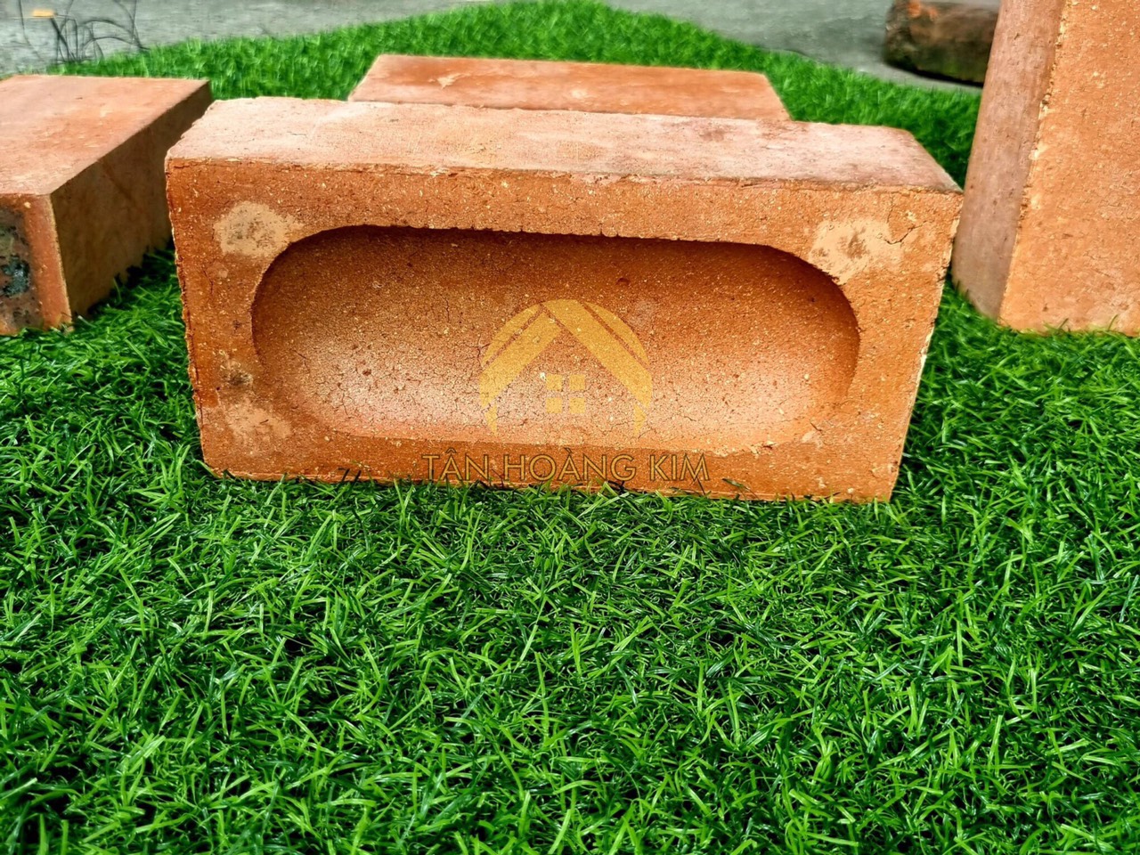 Gạch bát cổ trang trí 20x10x6 cm