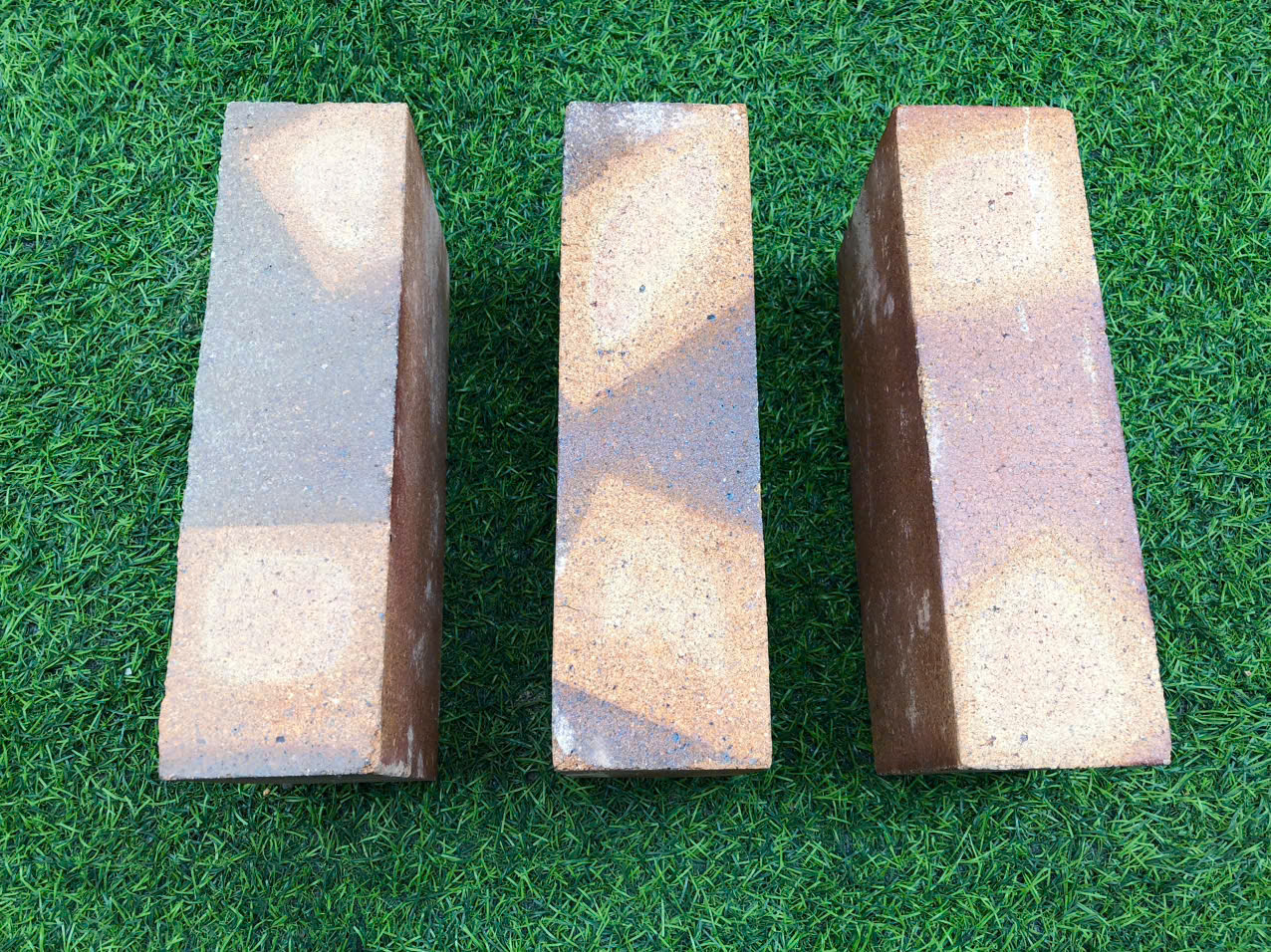 Gạch đặc không trát H1 22x11x6cm