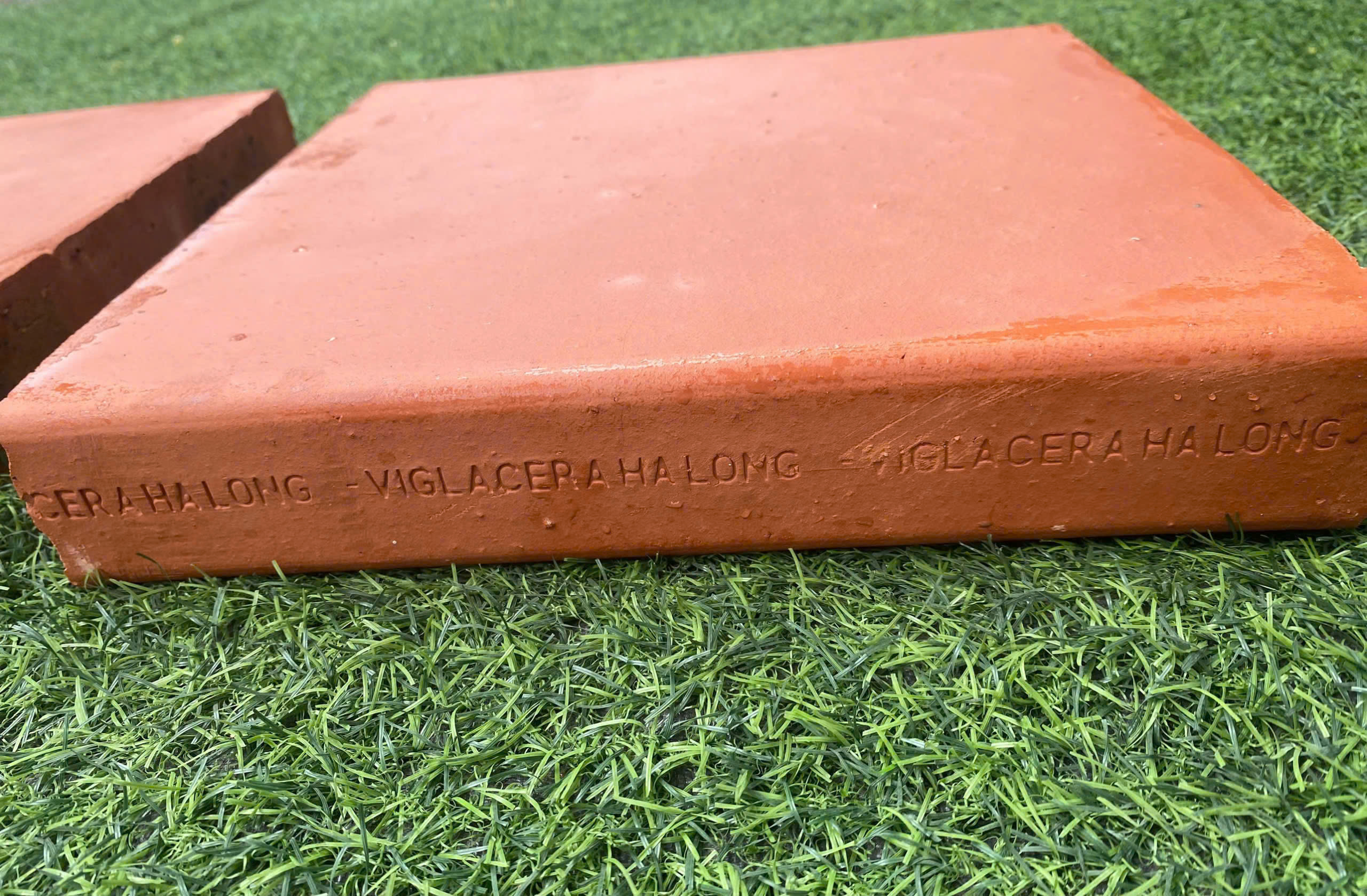 Gạch bát cổ 30x30x5cm Viglacera Hạ Long (không chân)