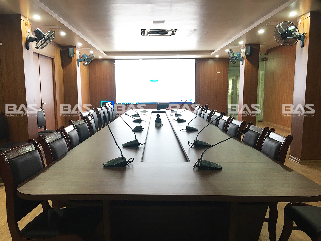 BAS Audio cung cấp lắp đặt hệ thống âm thanh ánh sáng màn hình LED cho phòng họp hội nghị, hội thảo tại Nam Định