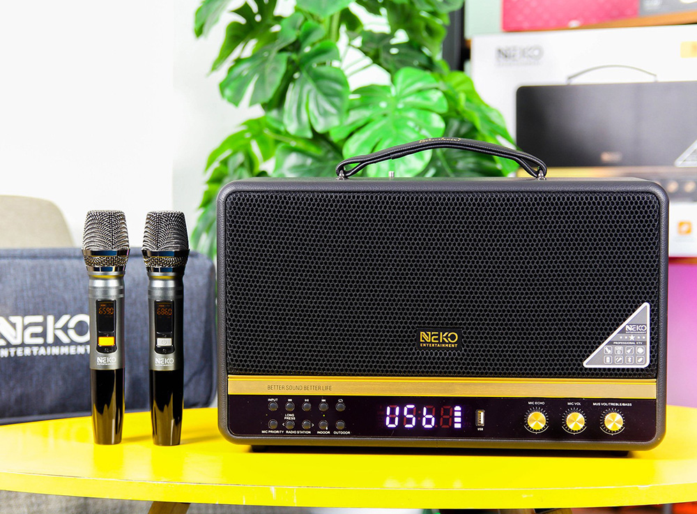 Bộ sản phẩm loa di động NEKO NK 06 kèm 2 micro, điều khiển từ xa