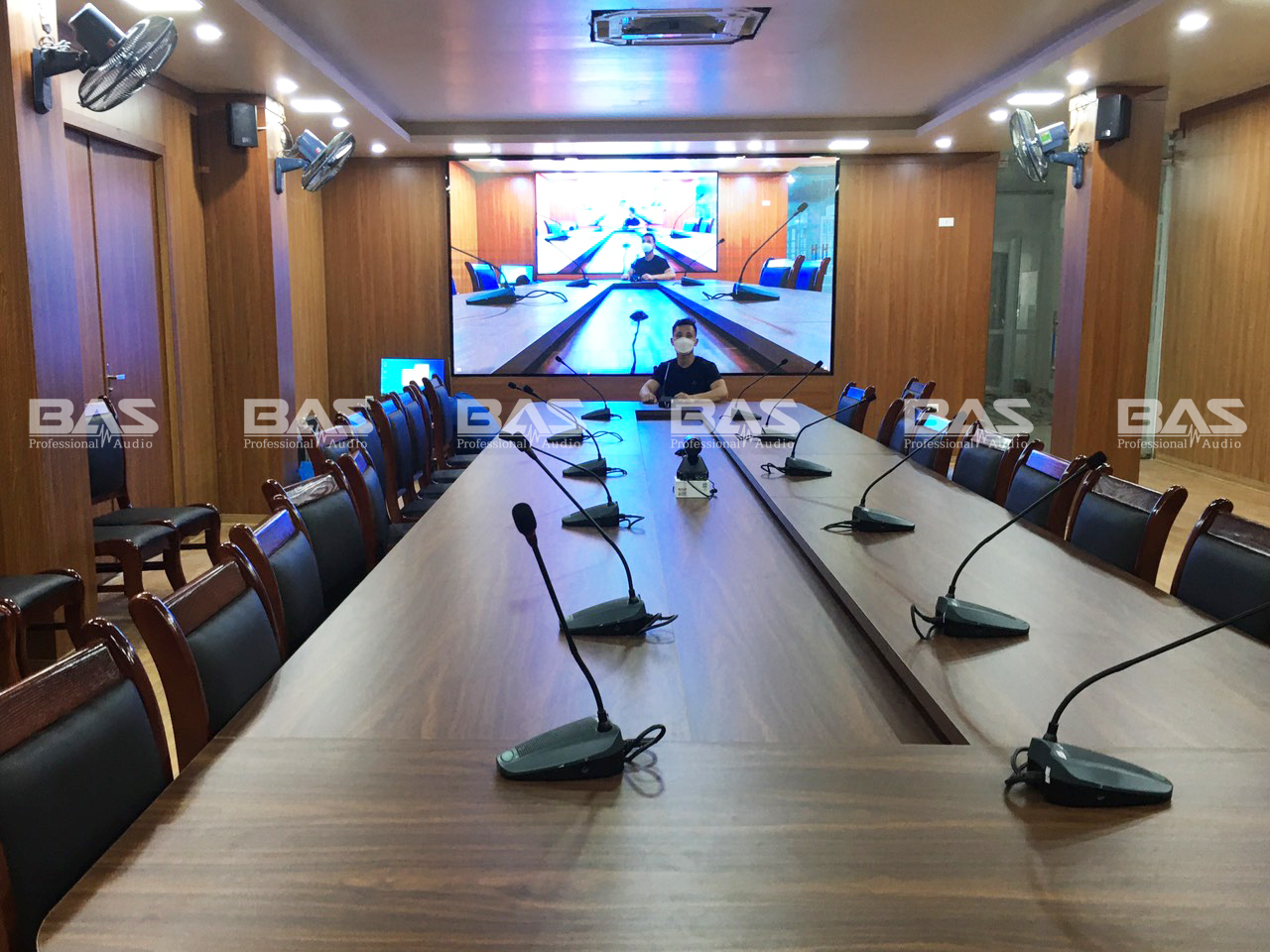 BAS Audio lắp đặt hệ thống âm thanh hội thảo và màn hình LED tại Nam Định