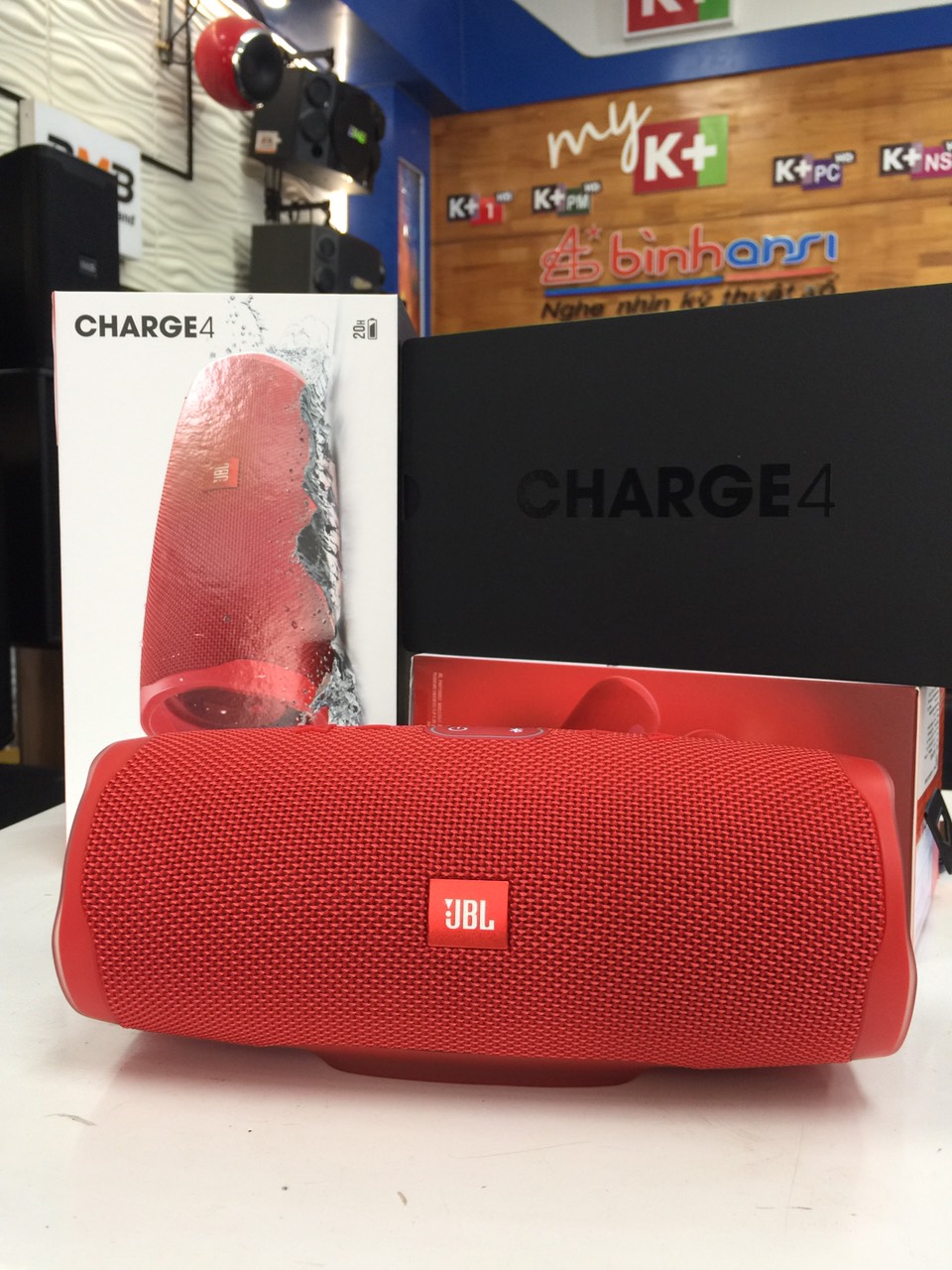 Loa bluetooth JBL charge 4, loa di động chống nước kiêm pin sạc dự phòng