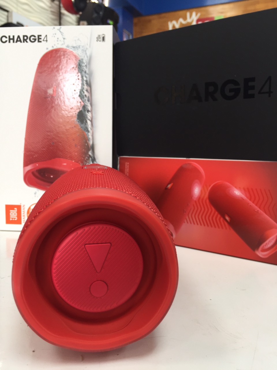 loa JBL charge 4, loa bluetooth di động chống nước kiêm sạc dự phòng cho smart phone...