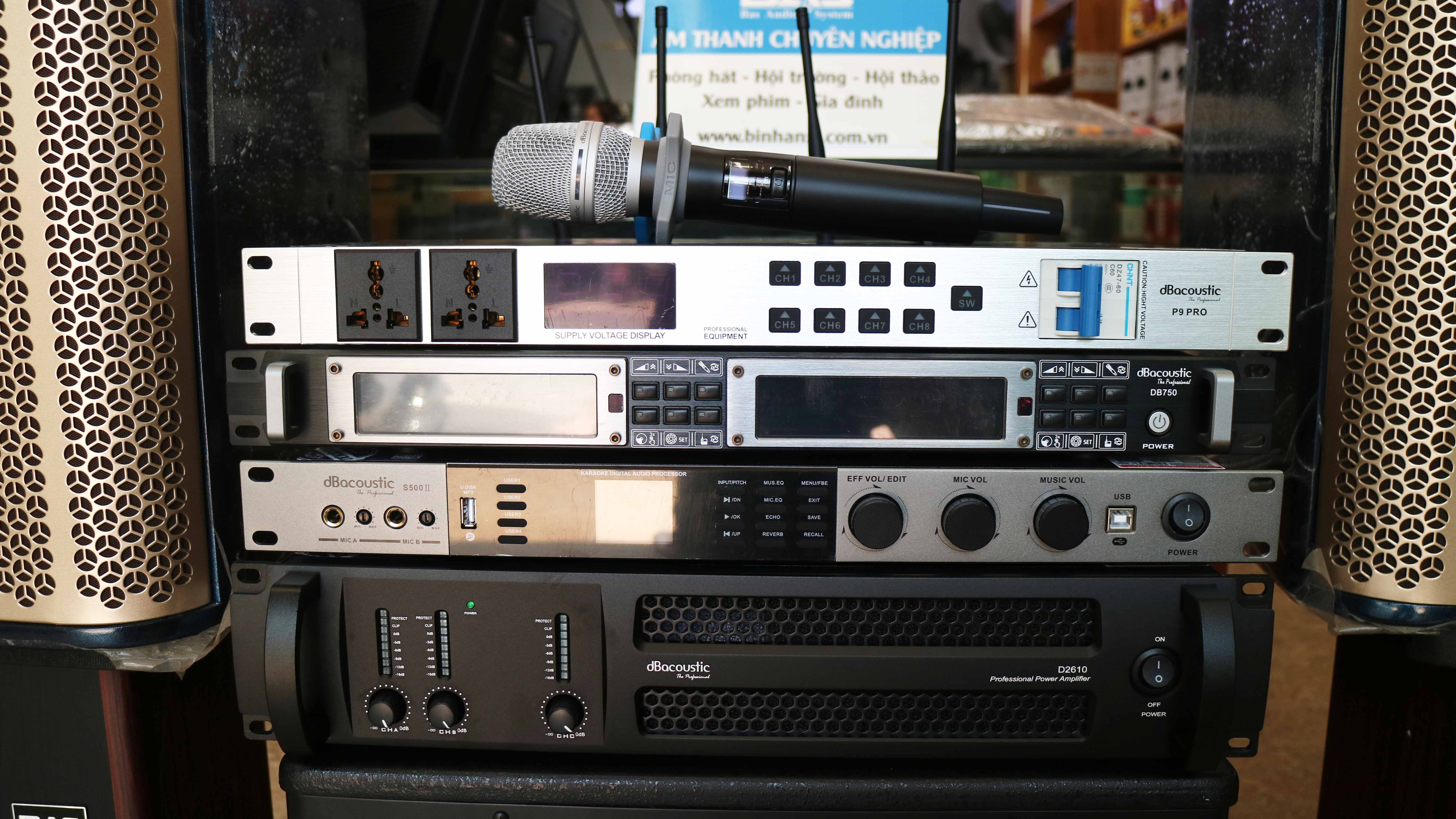 Micro không dây dBacoustic DB750, mic hát dành cho dàn karaoke, bar, club, phòng trà, sự kiện, hội trường...