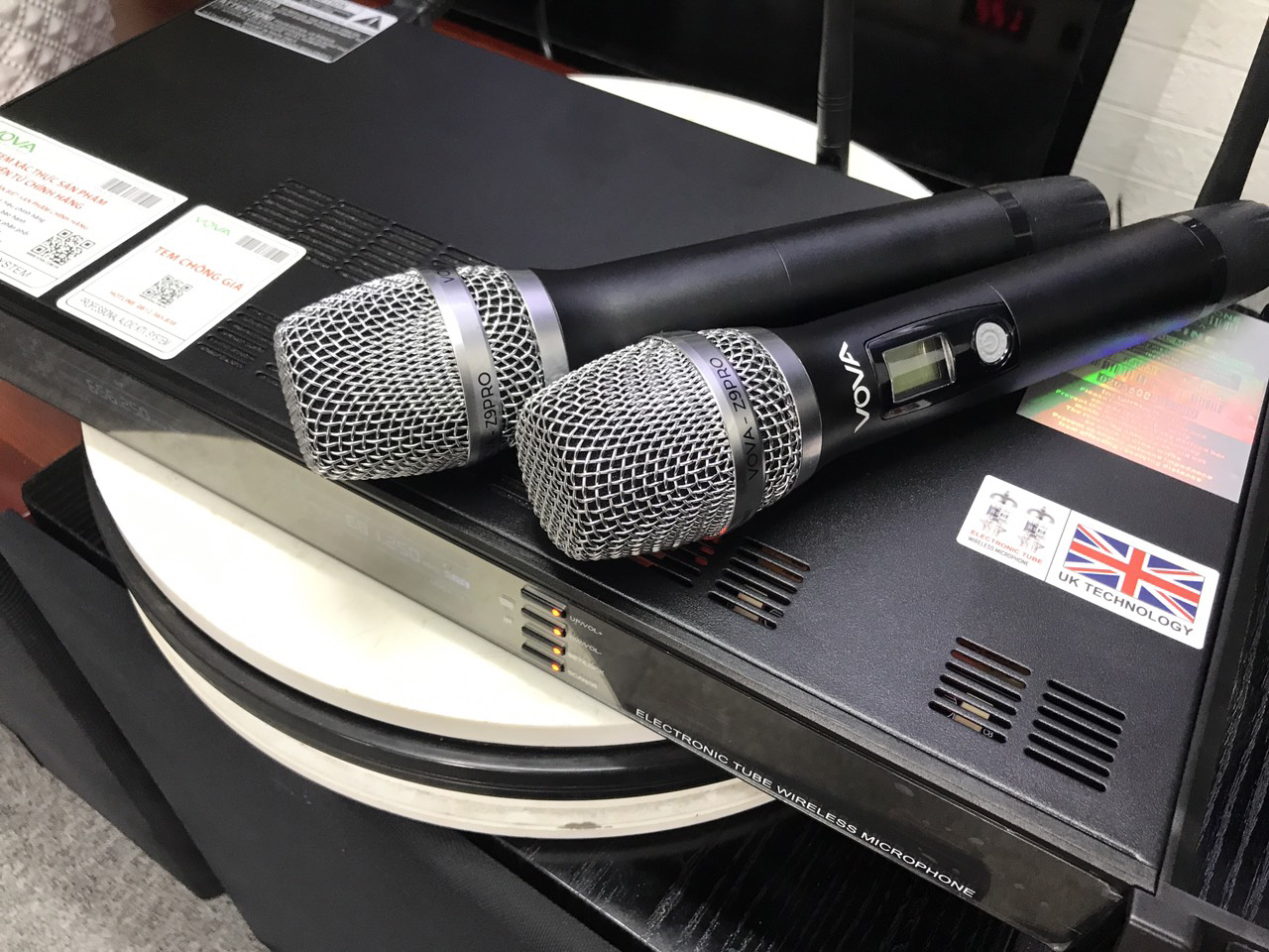 Vova Z9 Pro - Mic không dây nhập khẩu chính hãng, sử dụng công nghệ bóng đèn led bán dẫn hoàn toàn mới