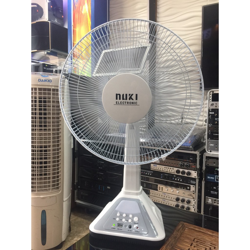 QUẠT NĂNG LƯỢNG MẶT TRỜI NUKI 316. Quạt tích điện, quạt sạc, có đèn LED