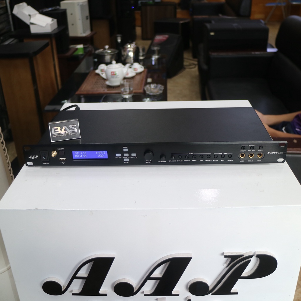 Vang số AAP Audio K8000 plus kết nối Bluetooth có thể chỉnh tay dùng cho dàn karaoke gia đình.