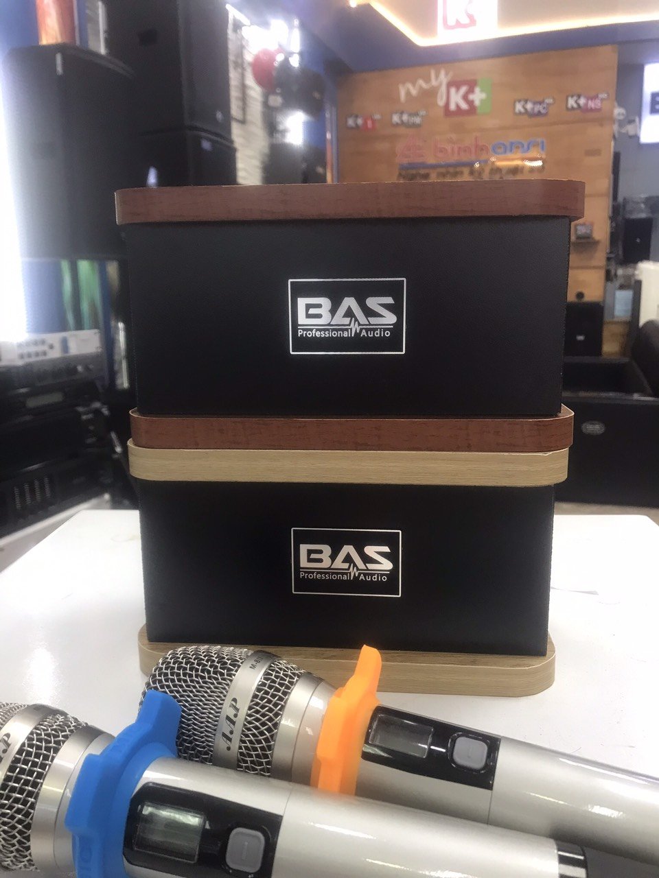 Hộp cắm micro karaoke không dây BAS02M, đế cắm micro để bàn chống rơi, lăn mic