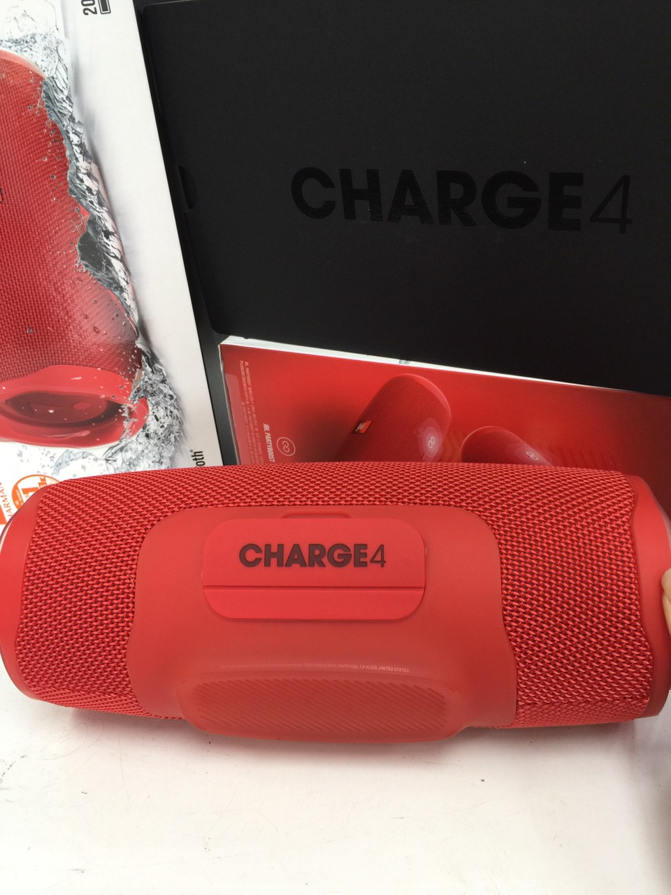 loa JBL charge 4, loa bluetooth di động chống nước kiêm sạc dự phòng cho smart phone...