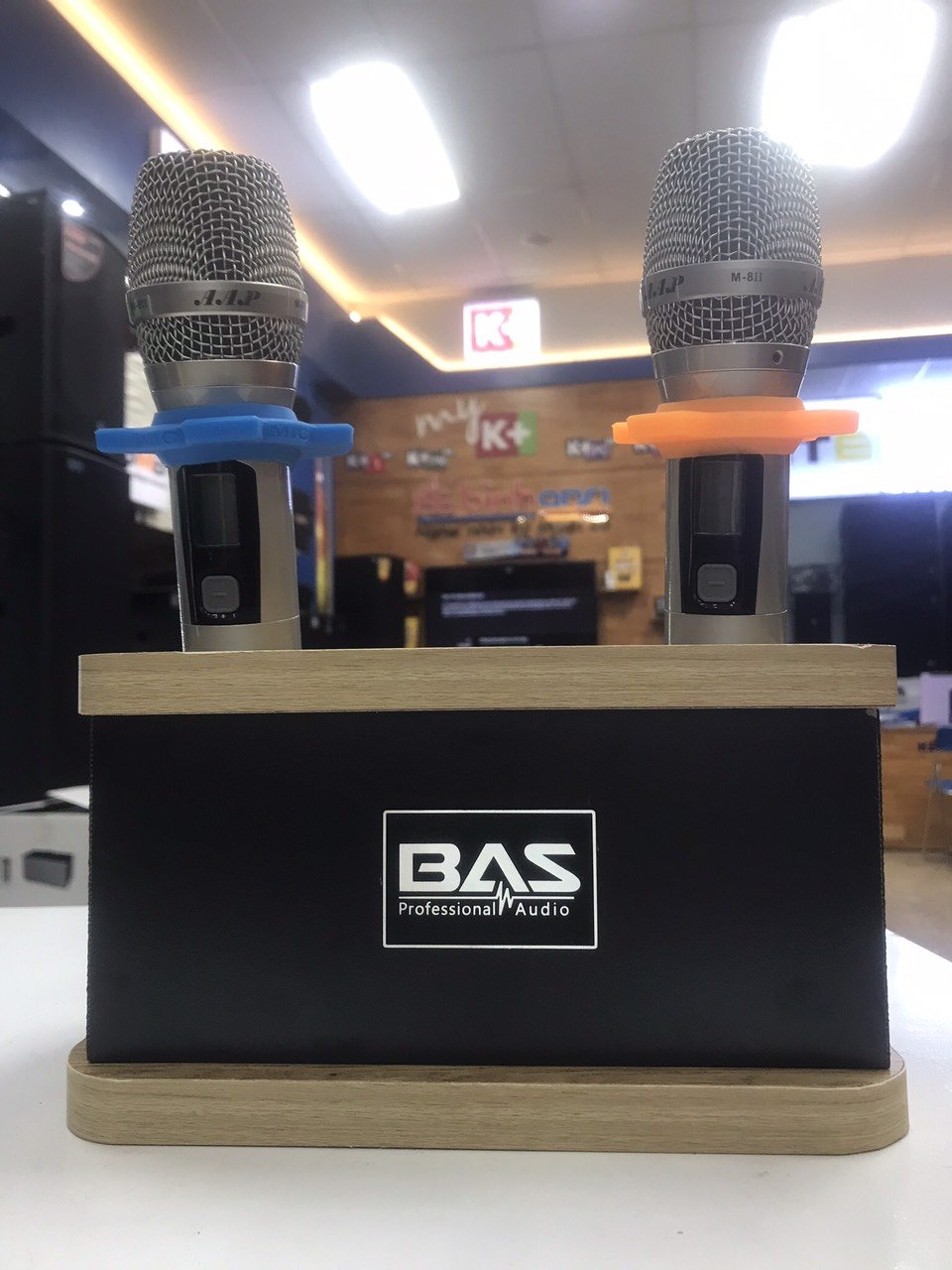 Hộp cắm micro karaoke không dây BAS02M, đế cắm micro để bàn chống rơi, lăn mic