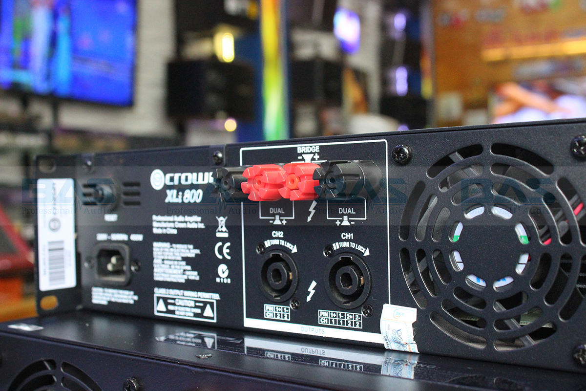 Công suất Crown XLI 800, cục đẩy 2 kênh cho dàn karaoke