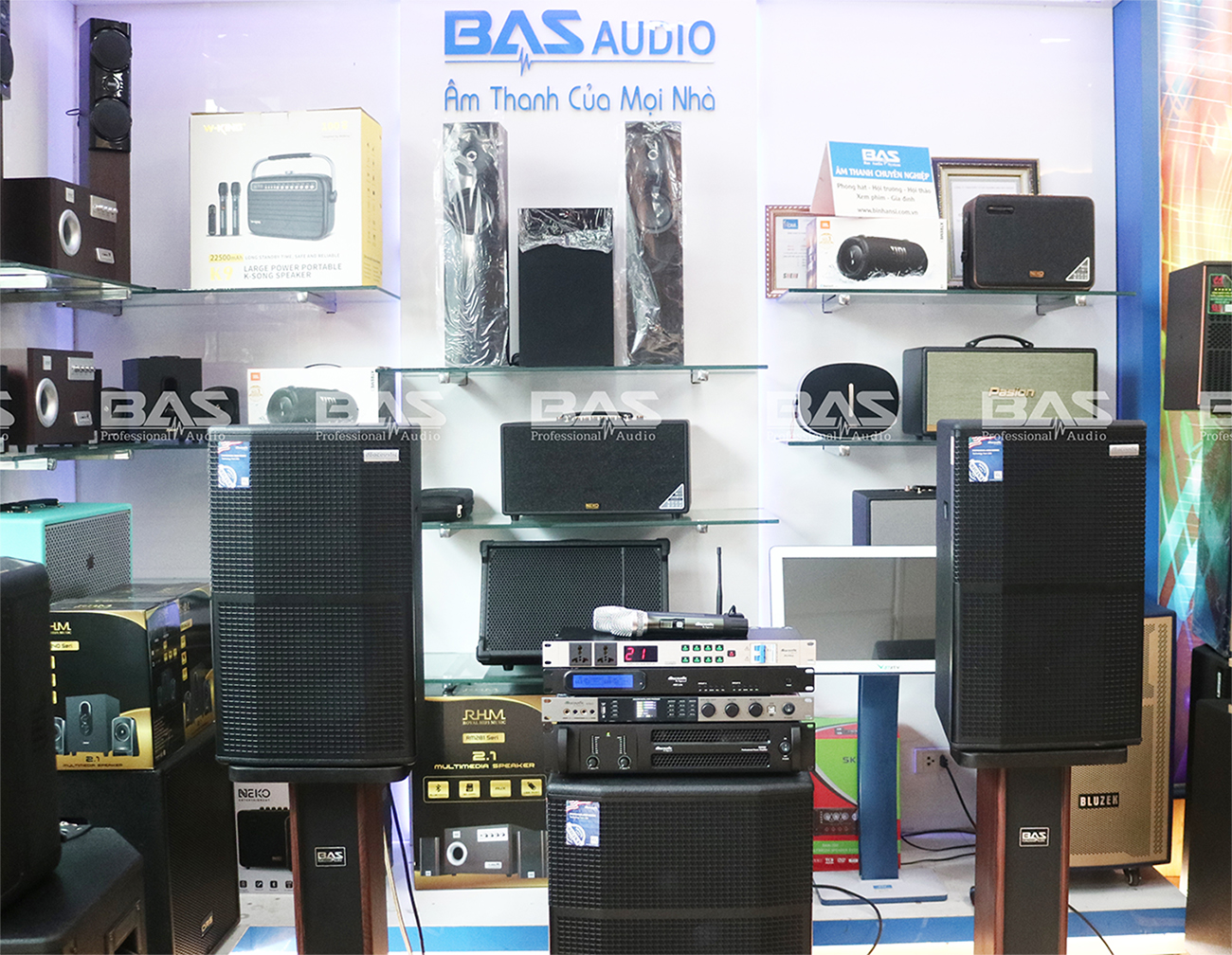 Công suất DBacoustic B2800, cục đẩy 2 kênh công suất 800w/ch