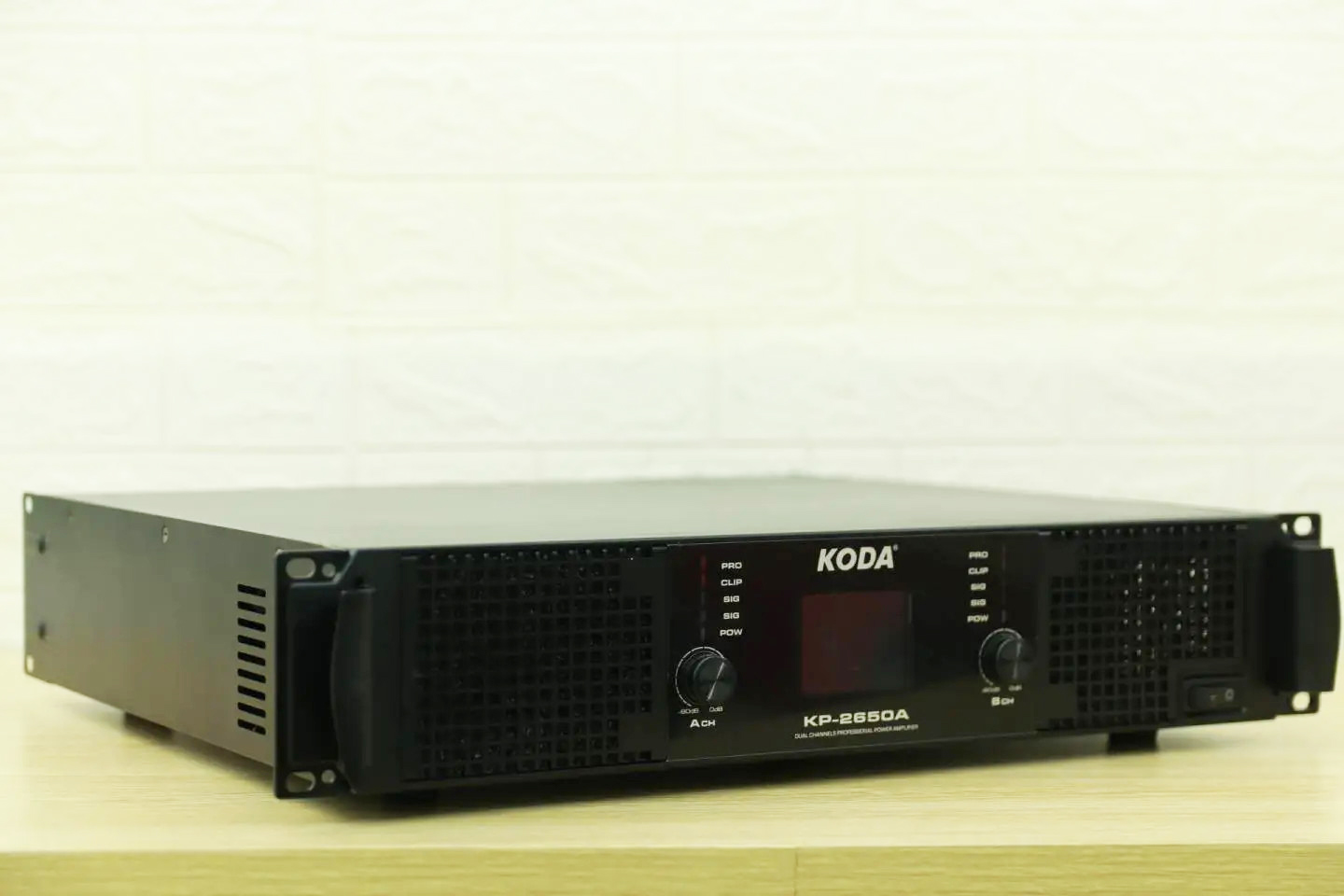 Công suất KODA KP 2650A , cục đẩy 2 kênh 650W/CH