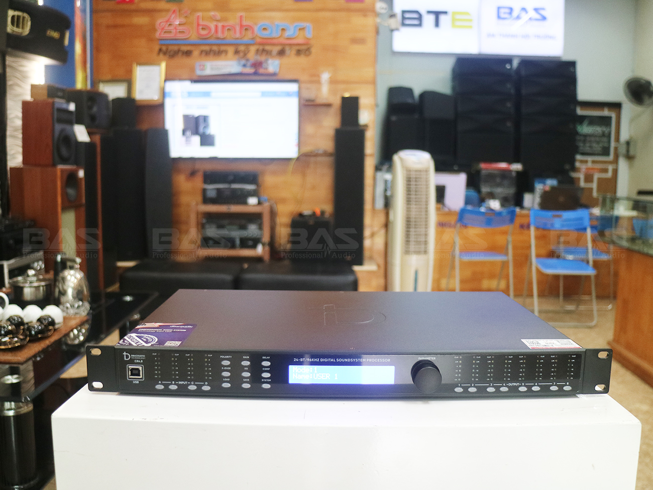 Crossover DBacoustic CR4.8, thiết bị xử lý âm thanh chuyên nghiệp