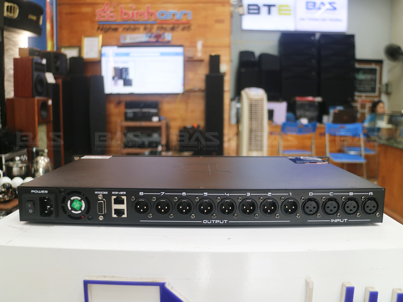 Crossover DBacoustic CR4.8, thiết bị xử lý âm thanh chuyên nghiệp