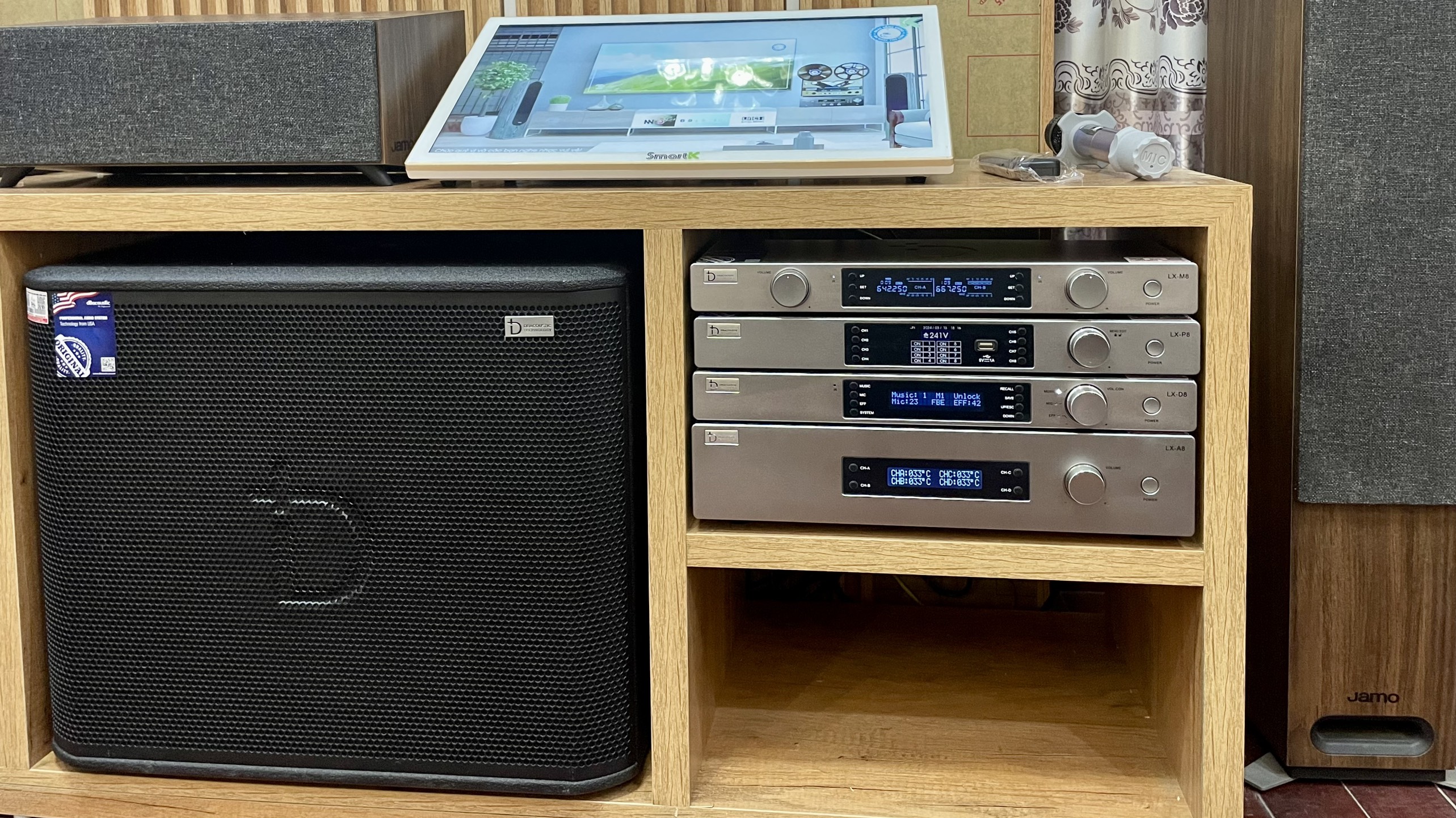 Vang số DBacoustic LX-D8 Premium