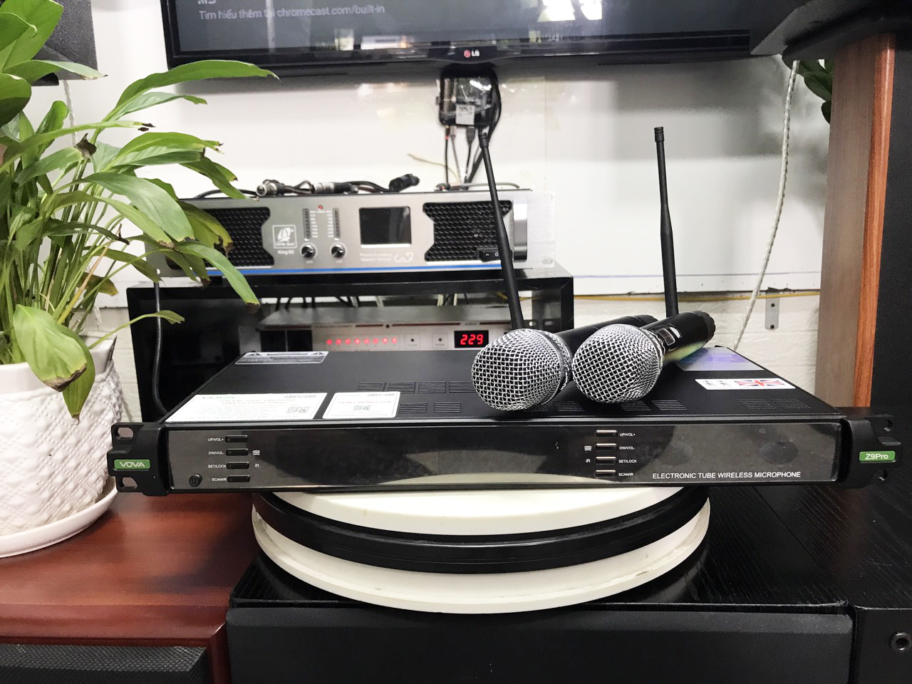 Vova Z9 Pro - Mic không dây nhập khẩu chính hãng, sử dụng công nghệ bóng đèn led bán dẫn hoàn toàn mới