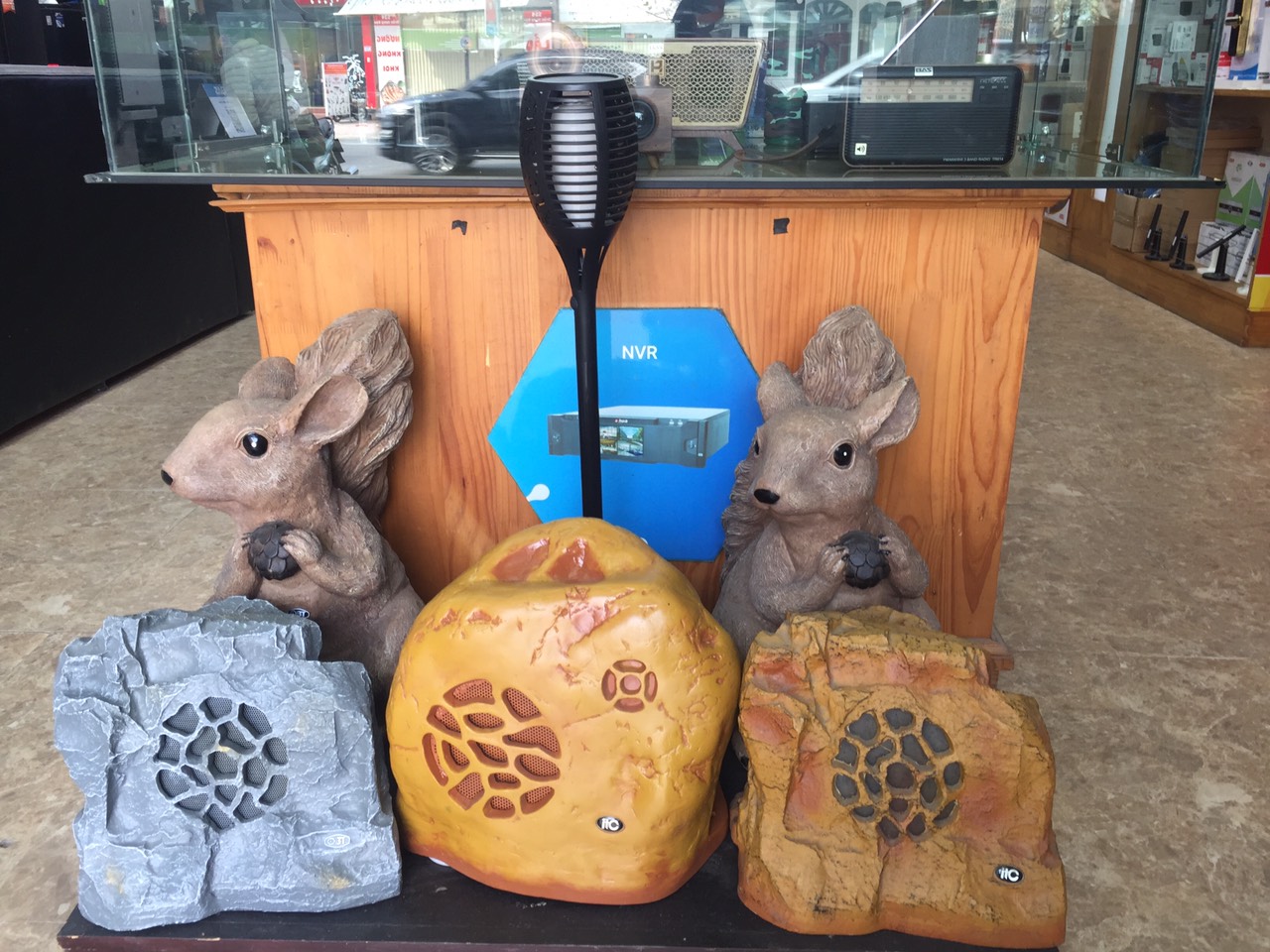 Loa sân vườn hình thú OBT-1804B