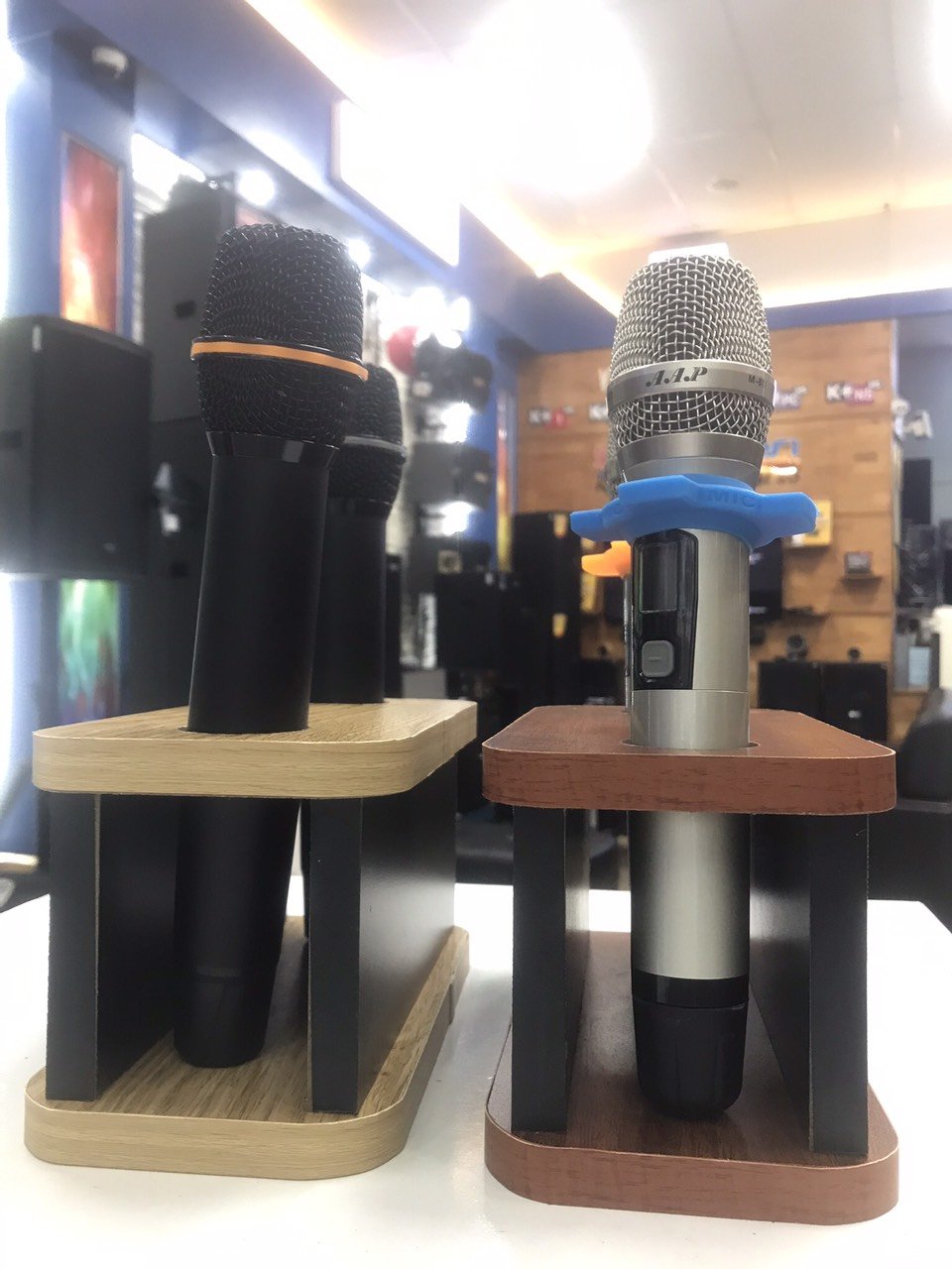 Hộp cắm micro karaoke không dây BAS02M, đế cắm micro để bàn chống rơi, lăn mic