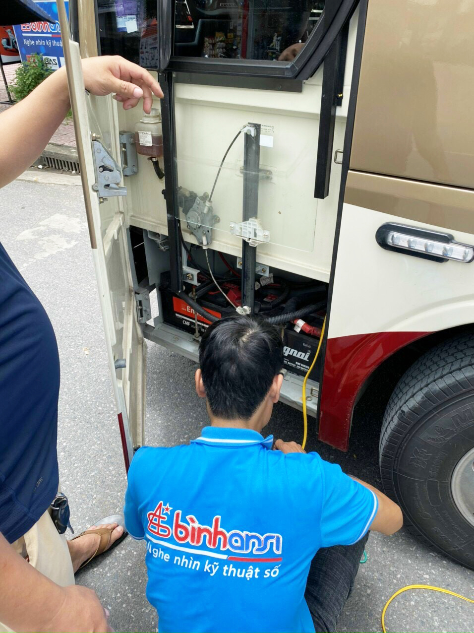 Loa BAS bass 20cm, loa karaoke, nghe nhạc lắp trên xe oto du lịch