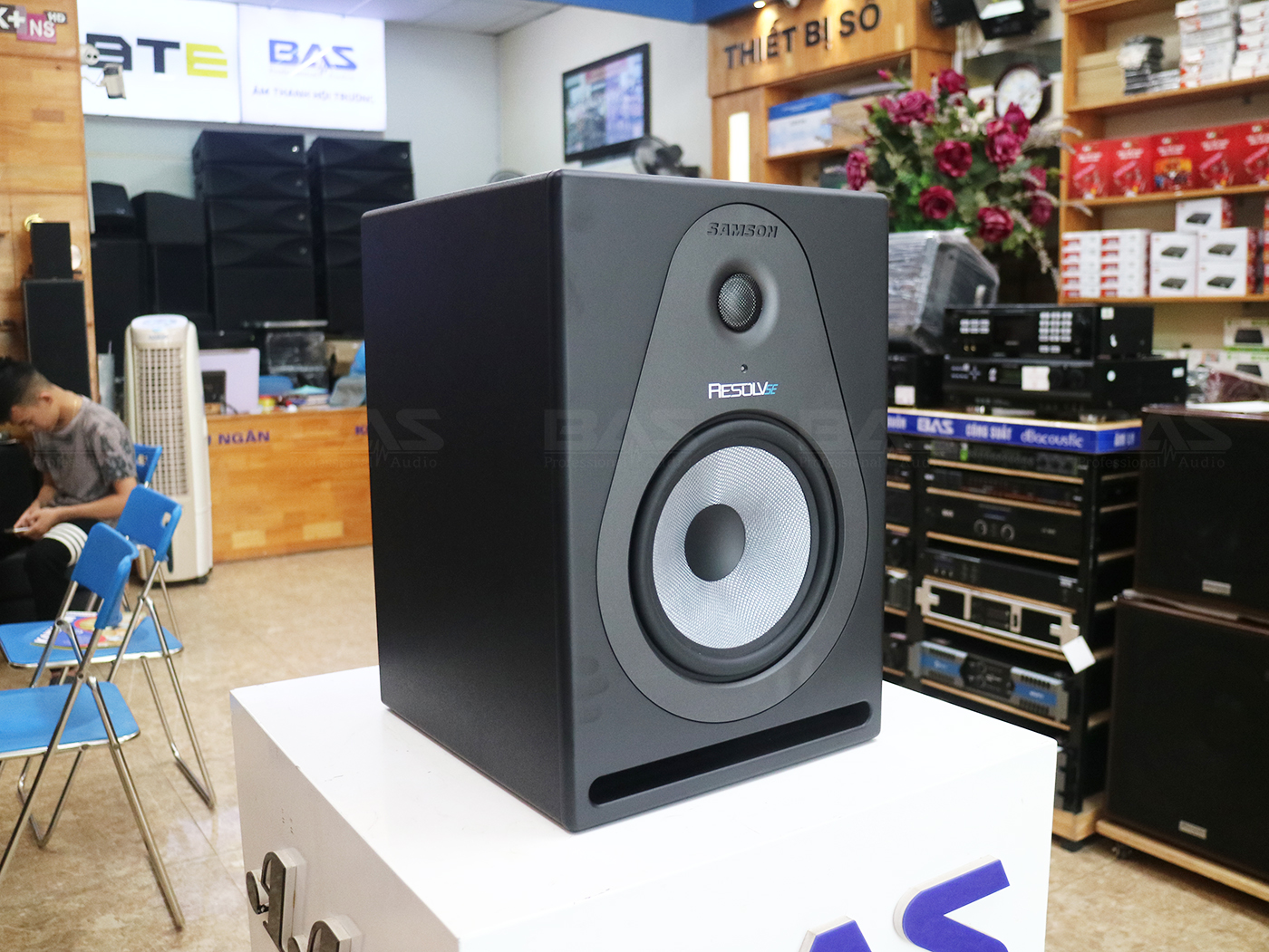 Loa Studio, loa kiểm âm active Samson Resolv SE8