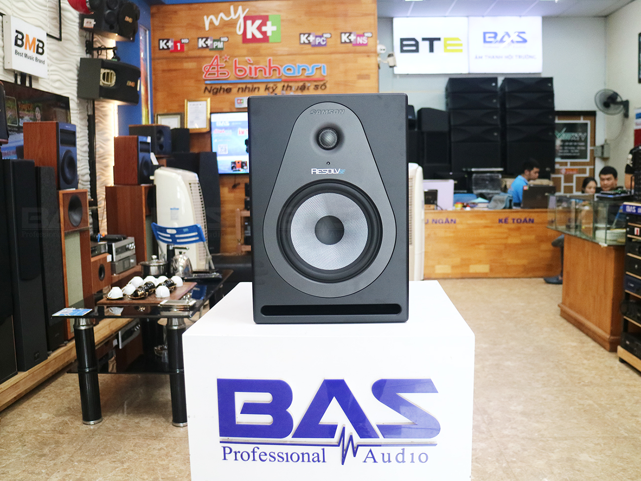 Loa Studio, loa kiểm âm active Samson Resolv SE8