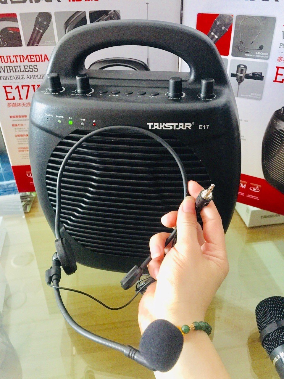 Loa trợ giảng Takstar E17